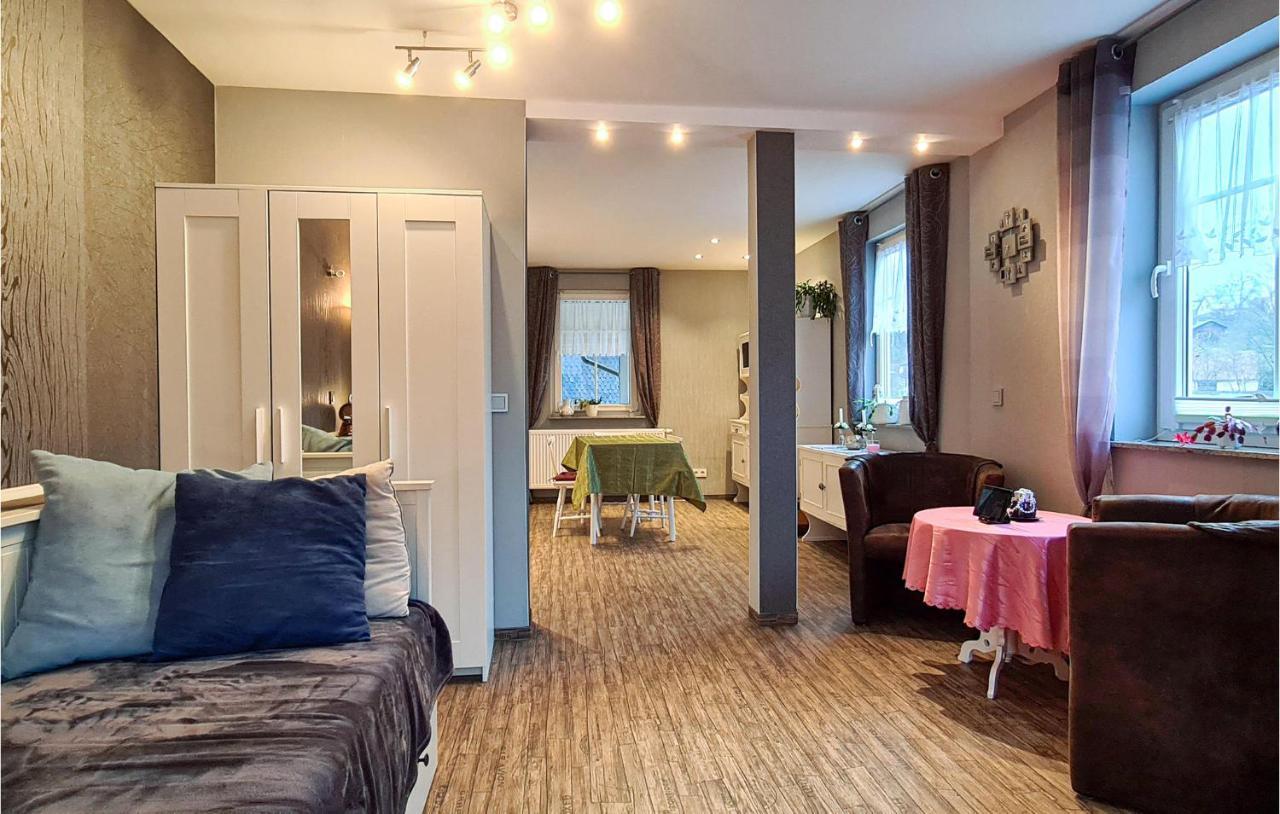 2 Bedroom Cozy Apartment In Suhl Exterior photo