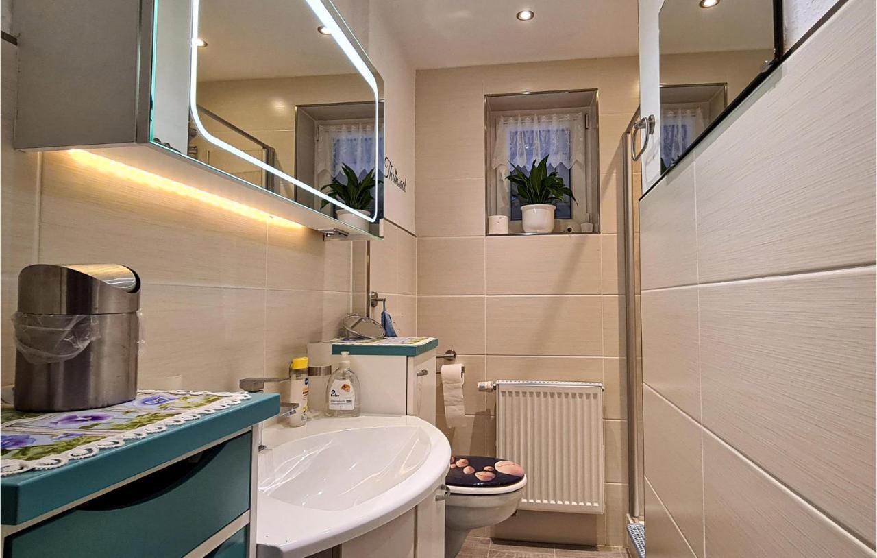 2 Bedroom Cozy Apartment In Suhl Exterior photo